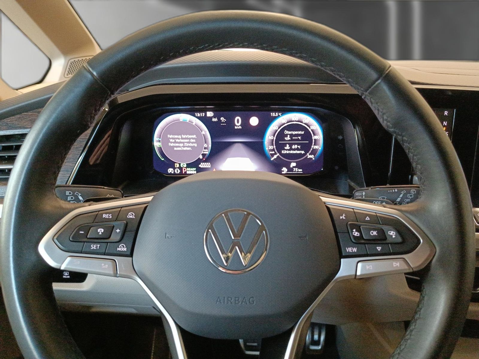 Volkswagen T7 Multivan 1,5 TSI eHybrid lang 4M AHK*ACC*LED