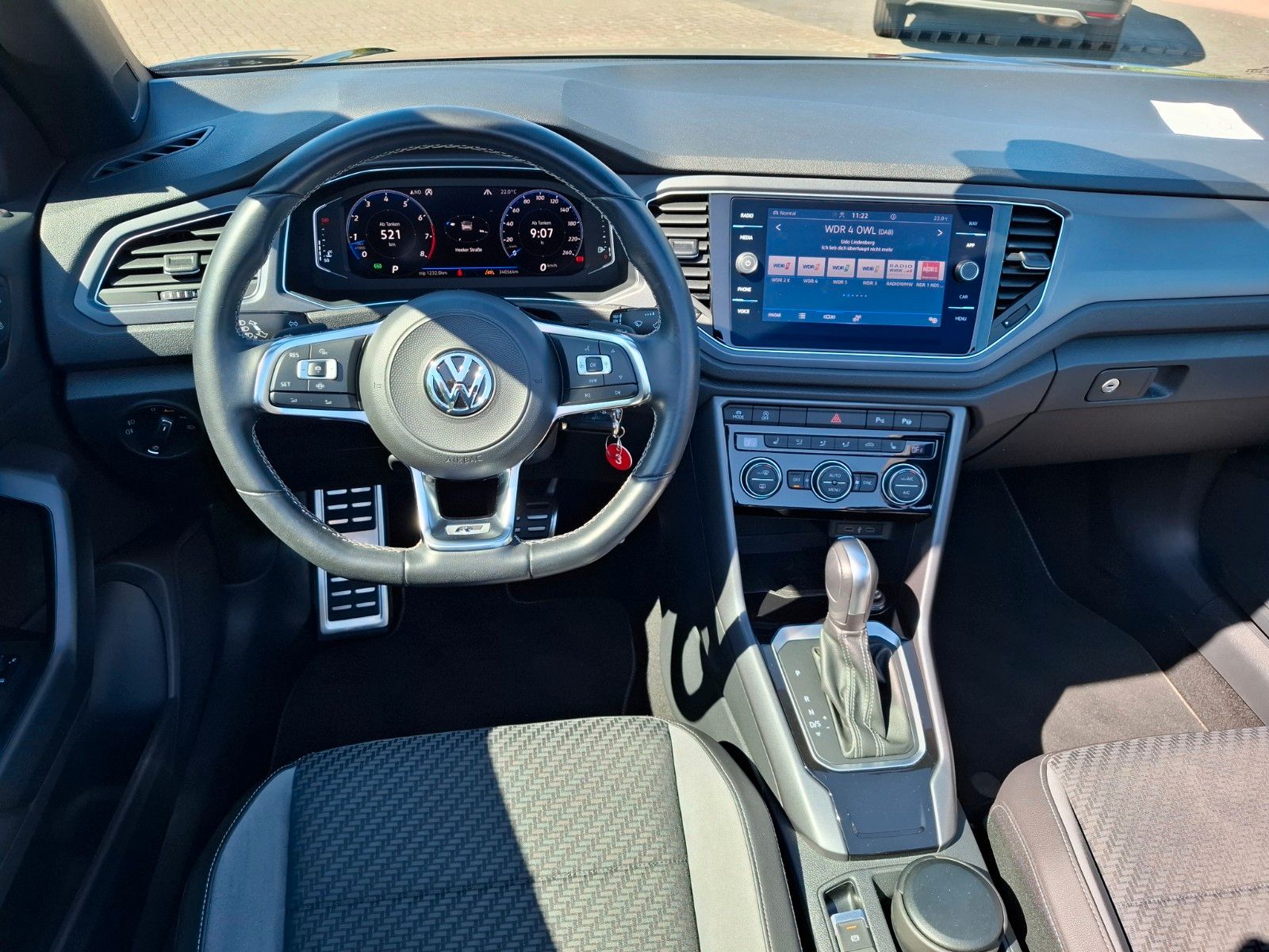 Volkswagen T-Roc R-Line - Samsaru's Car Outlet