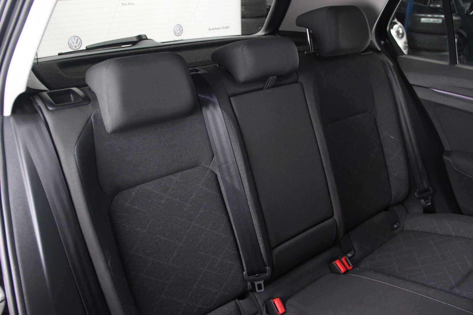 Volkswagen Golf 8 1.5 TSI Life - Samsaru's Car Outlet