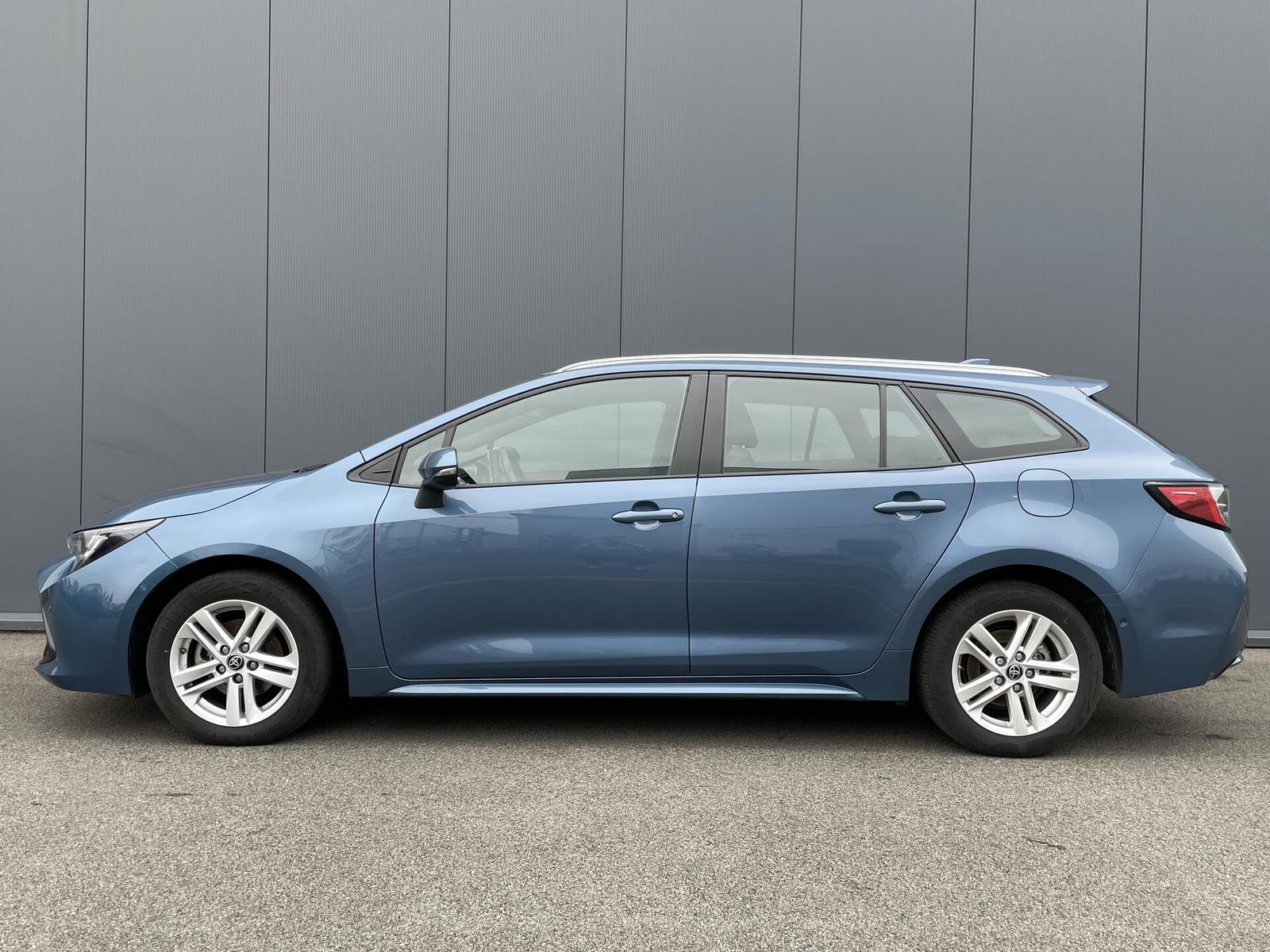 Toyota Corolla Touring Sports 1.8 Dynamic e-CVT Busines