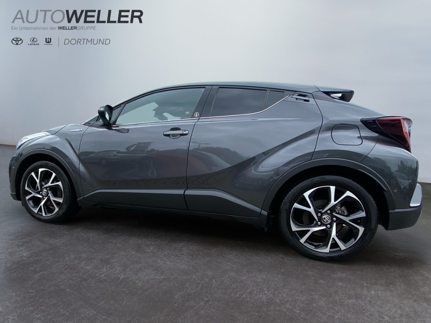 Toyota C-HR 2.0 Hybrid Team - Samsaru's Car Outlet