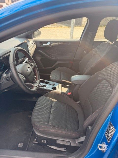 Ford Focus Turnier ST-Line ACC LED NAVI Kamera