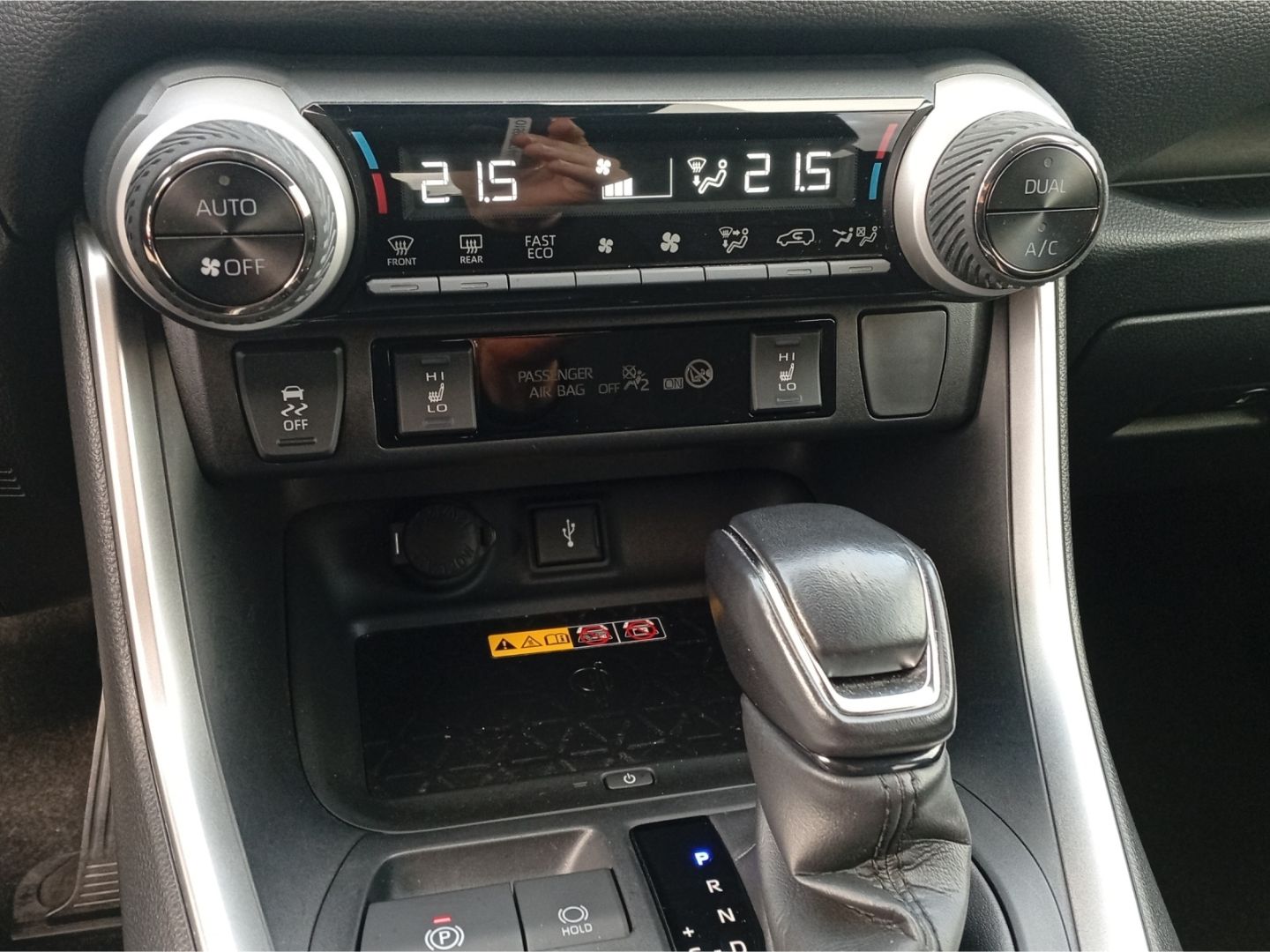 Toyota RAV 4 Hybrid 4x4 Team Deutschland+TEC-P+AHK