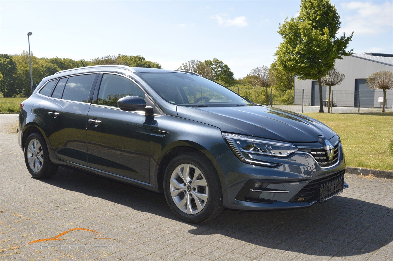 Renault Megane Grand Tour AUT Edition - Samsaru's Car Outlet