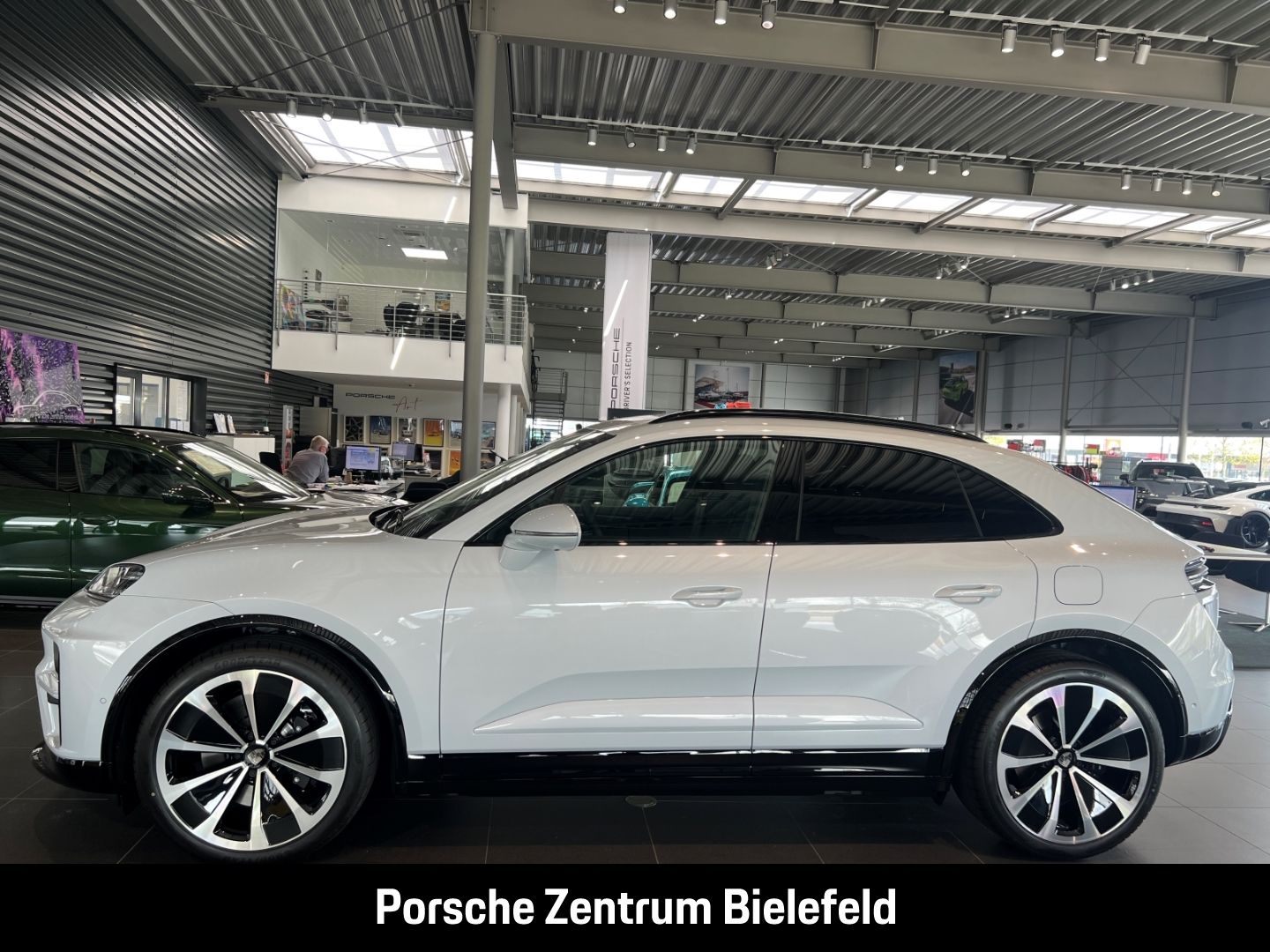 Porsche Macan Turbo Burmester Luftfederung Panoramadach