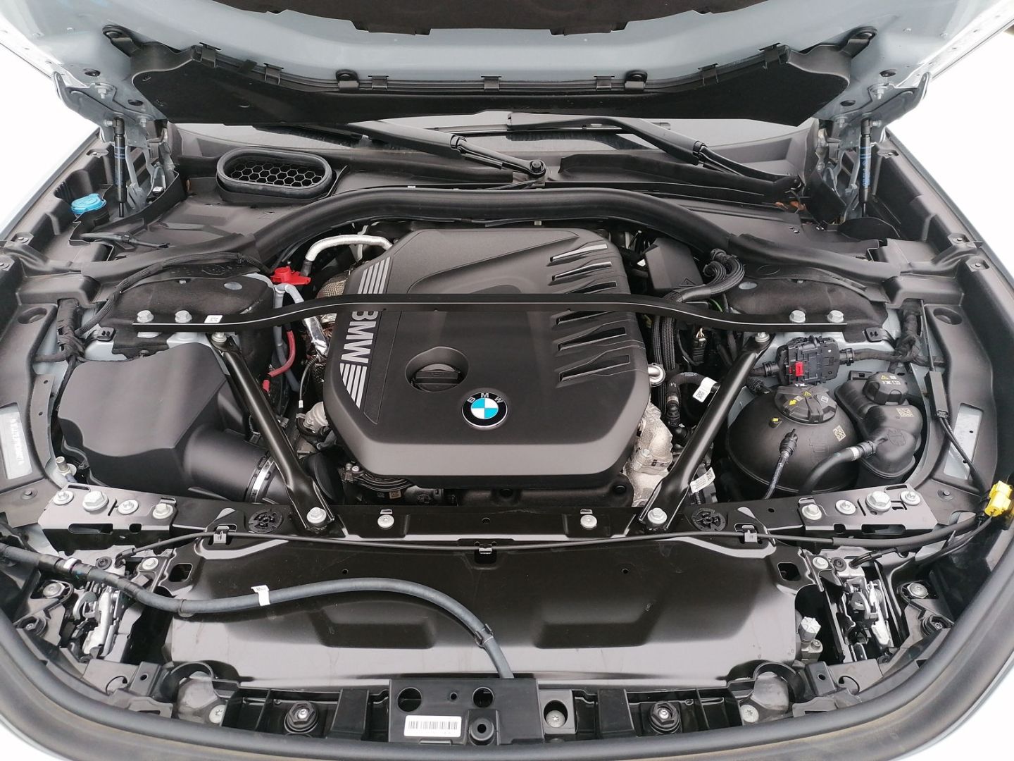 BMW 740 d xDrive M Sport DAProf PA-Prof B&W Standhzg