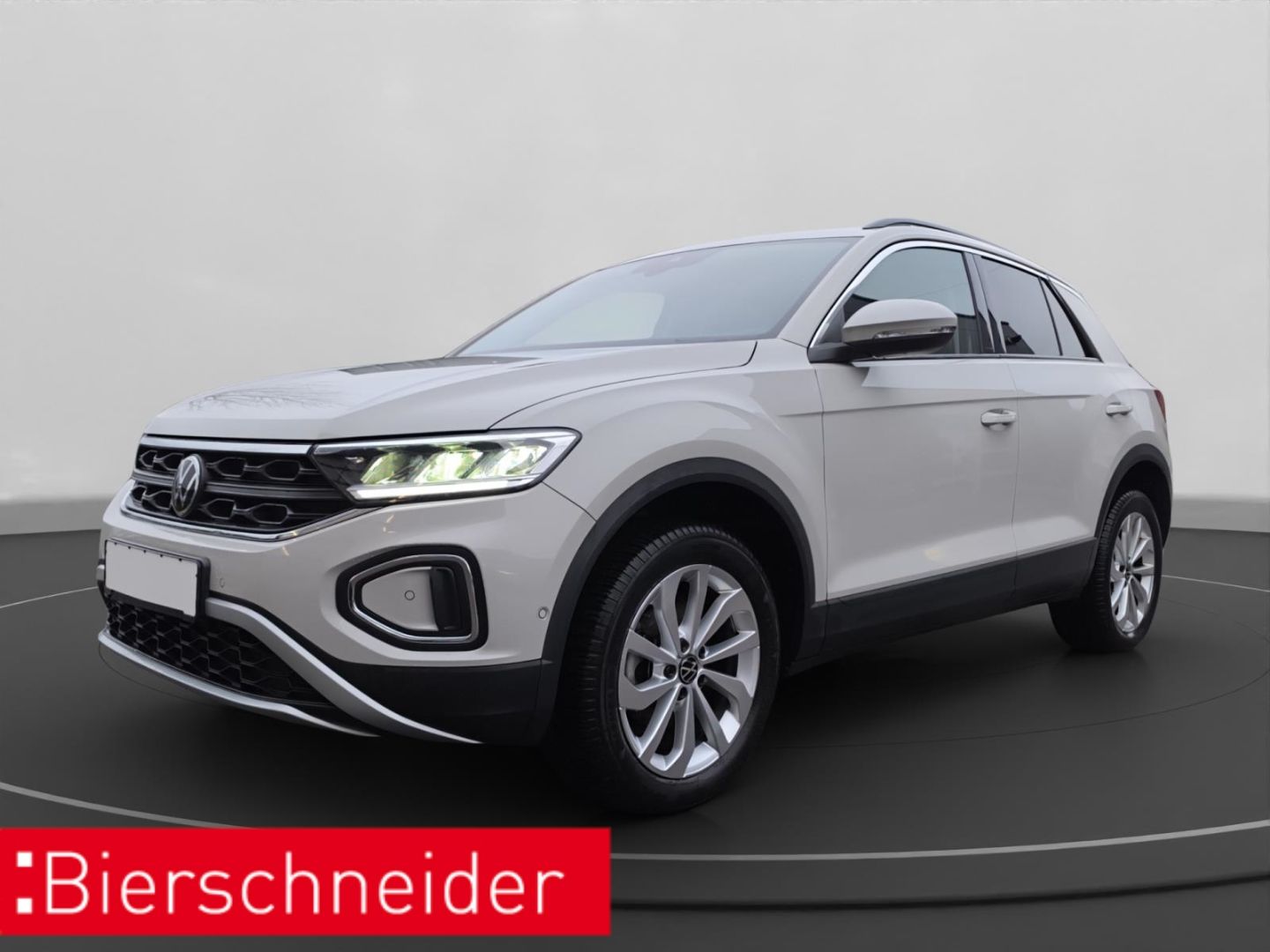 Volkswagen T-Roc 1.5 TSI DSG Life - Samsaru's Car Outlet