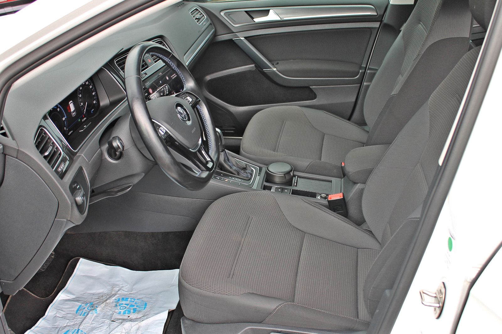 Volkswagen e-Golf 100KW - Samsaru's Car Outlet