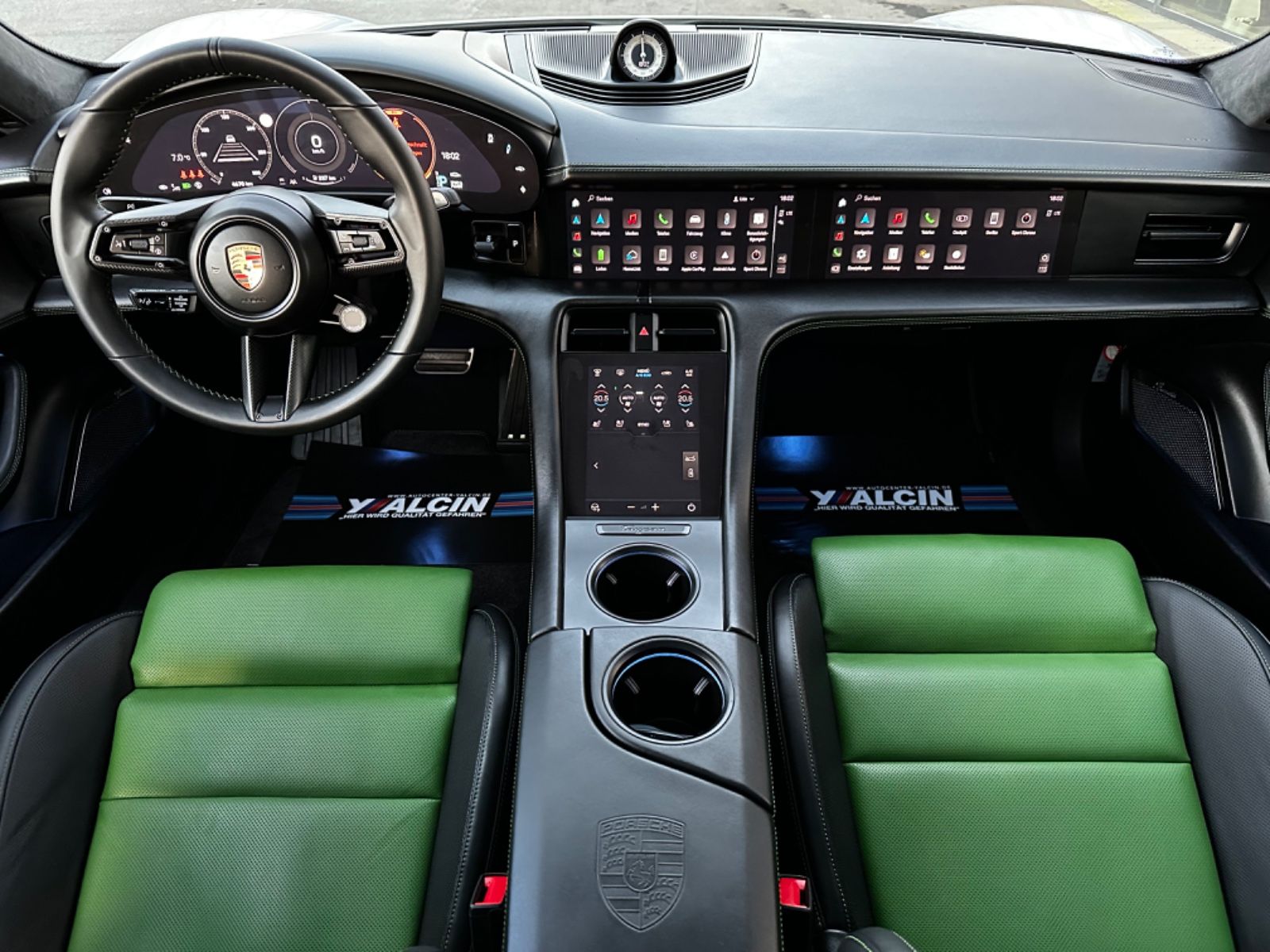 Porsche Taycan Turbo S SportDesign Paket CARBON/NEUWERTI