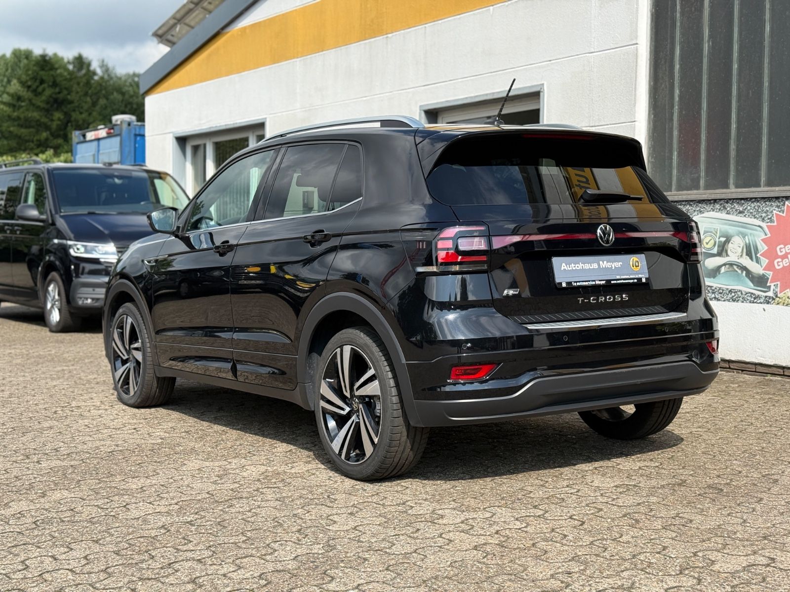 Volkswagen T-Cross Style 1.0 TSI DSG R-Line - Samsaru's Car Outlet