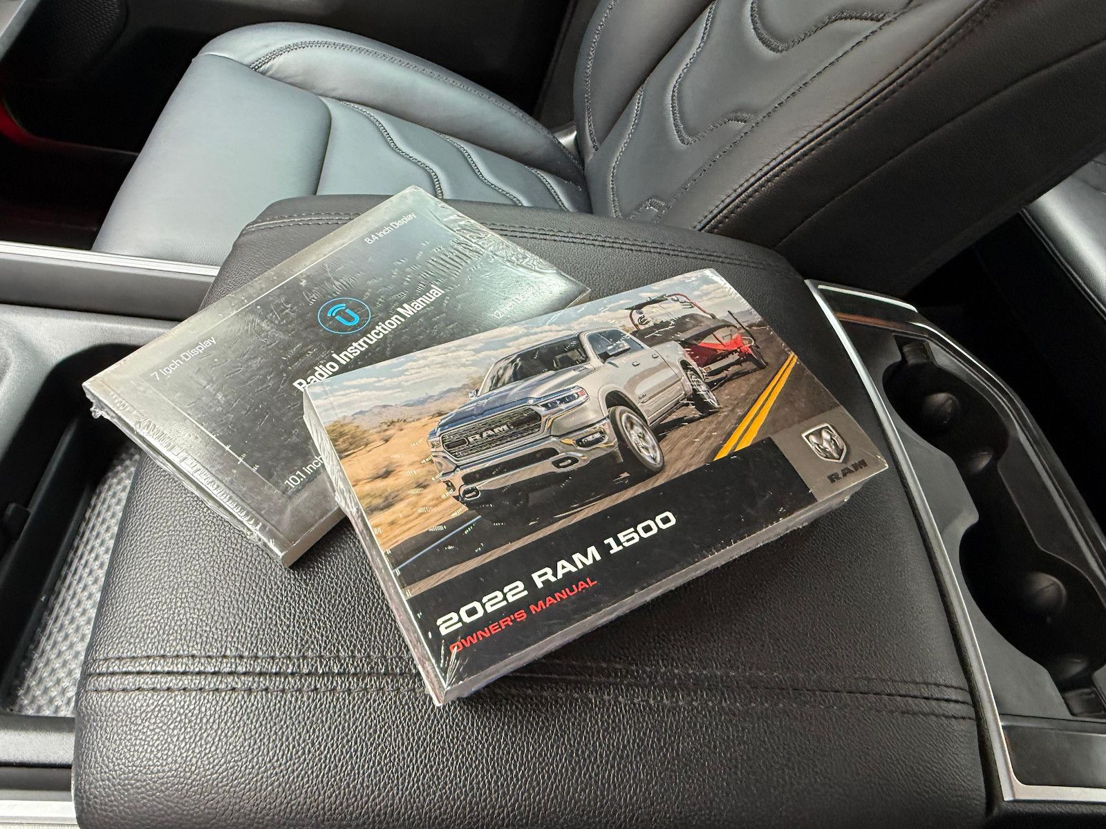 Dodge RAM 1500 6´´ BLACK WIDOW 5.7L 12´´ LED
