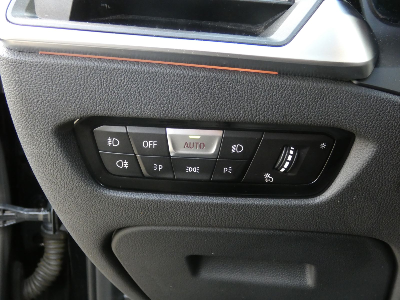 BMW 320i xDrive Limousine Sport Line HiFi DAB LED