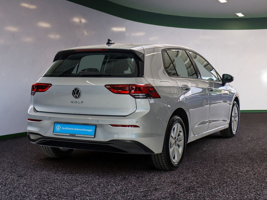 Volkswagen Golf VIII Life 1.0 l TSI - Samsaru's Car Outlet