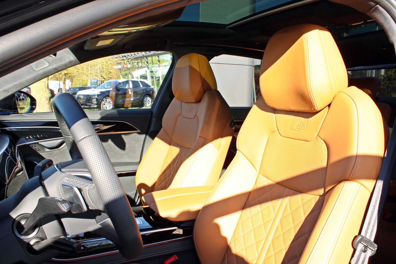 Audi A8 Lang 55TFSI PANO AHK FONDPAKET DIGITAL LED" → "Audi A8 Lang 55TFSI - Samsaru's Car Outlet