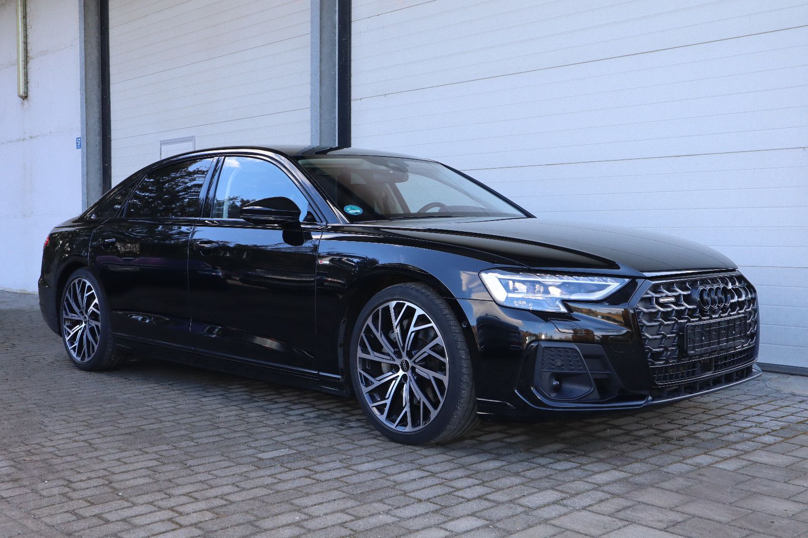 Audi A8L 55 TFSI lang exclusive S-Line - Samsaru's Car Outlet