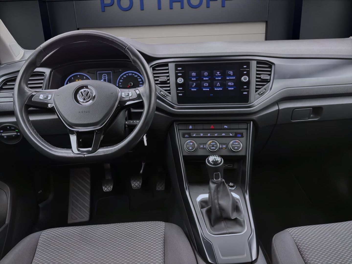 Volkswagen T-Roc 1.0 TSI - Samsaru's Car Outlet