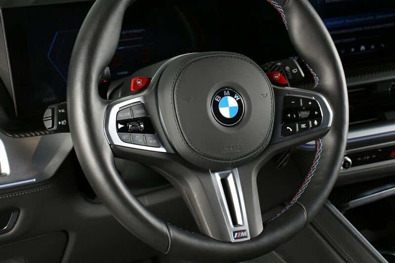 BMW XM 50e NP 152539.- AHK Massage ACC Park+ B&W HuD