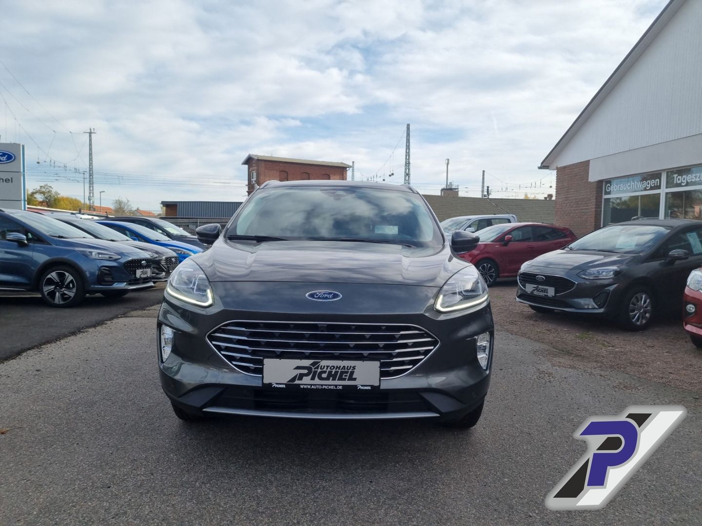 Ford Kuga Plug-In Hybrid Titanium X - Samsaru's Car Outlet