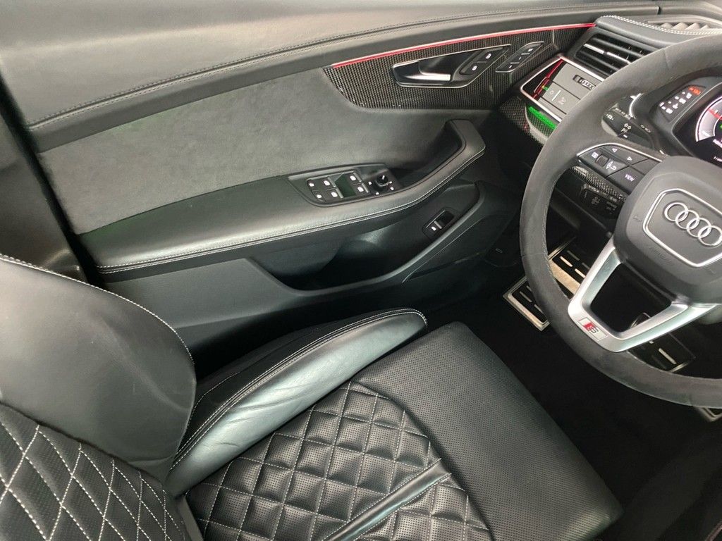 Audi Q8 50 TDI quattro S line PANO+AHK+CARBON+ACC+B&O