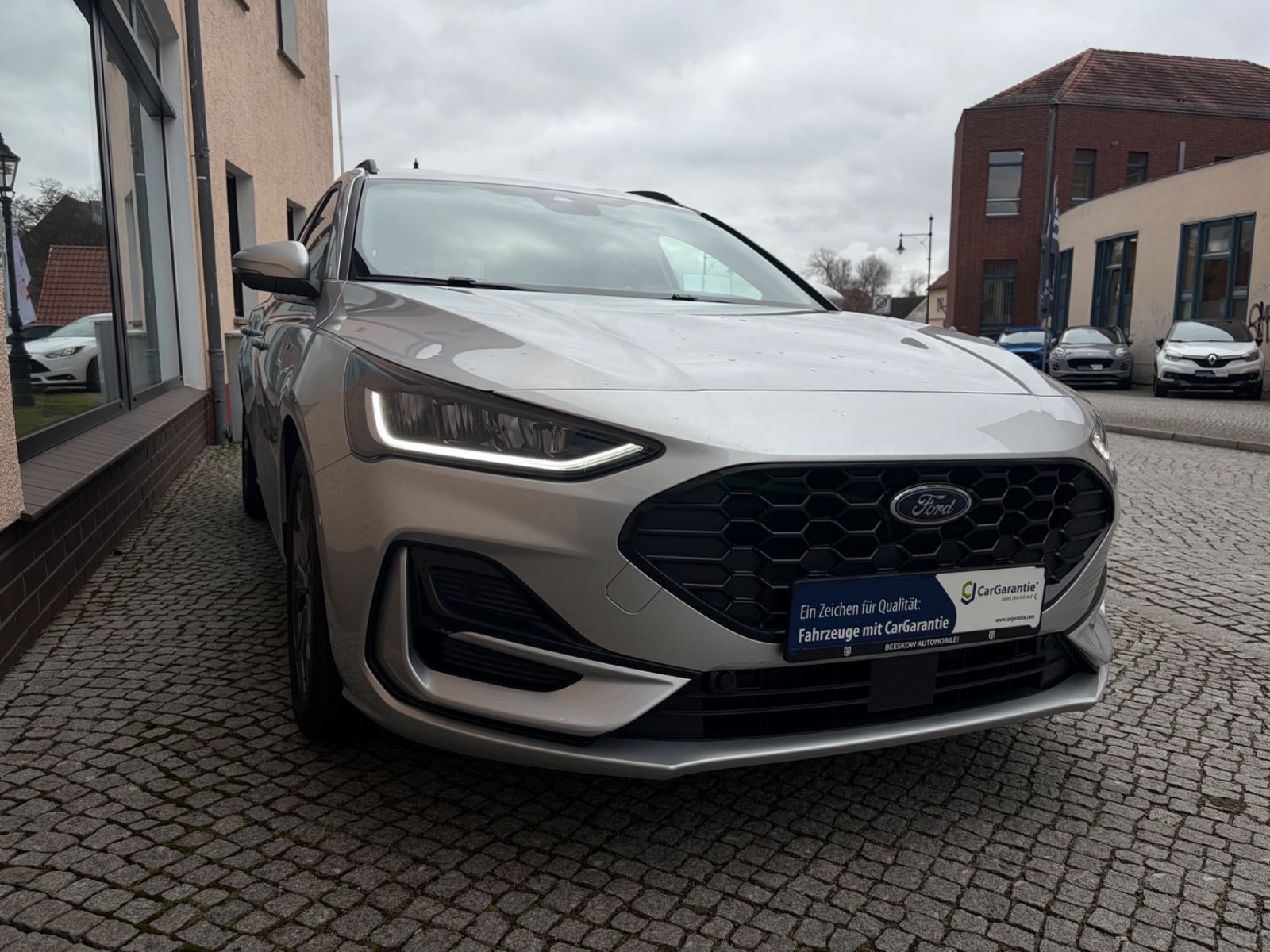 Ford Focus Turnier ST-Line X Automatik Kamera LED Nav