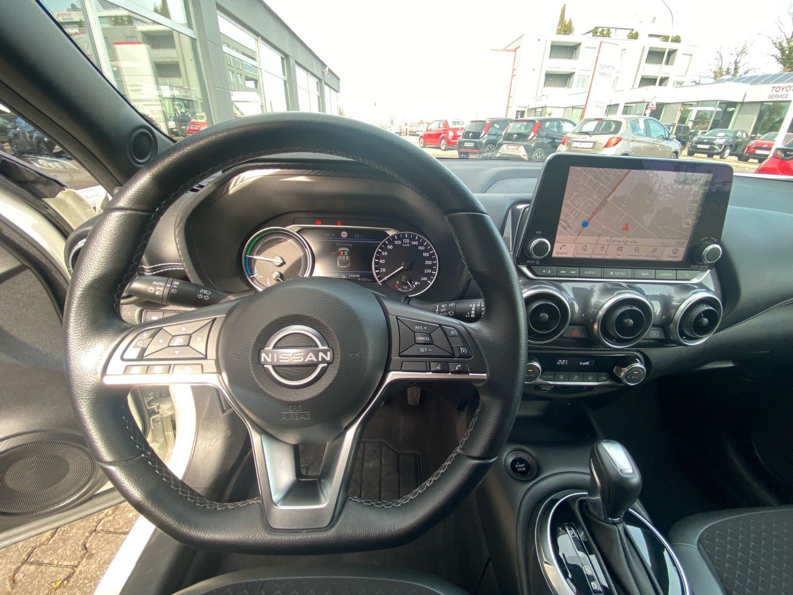 Nissan Juke Hybrid N-Connecta - Samsaru's Car Outlet