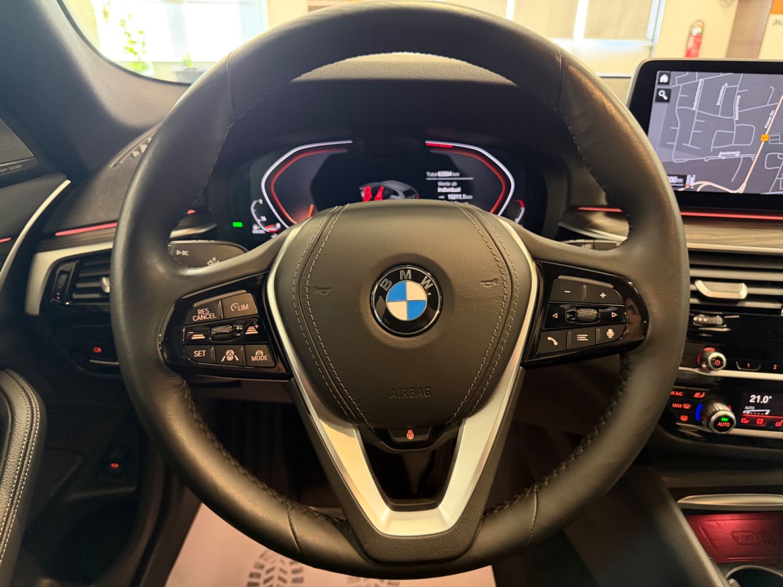 BMW 530dxD/HUD/Laser/P+DrivAsPro/360°/St&Go/StandHz