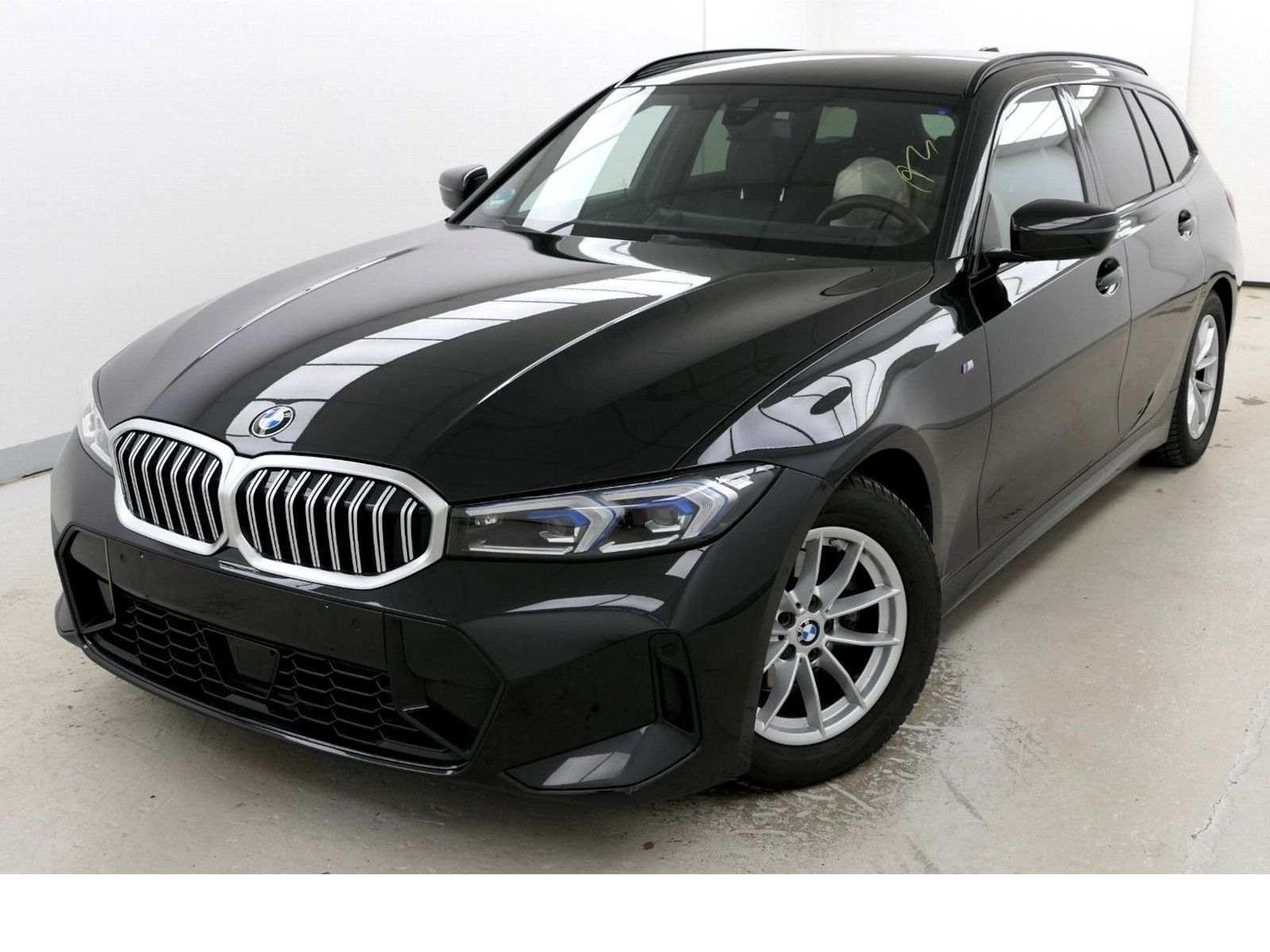 BMW 320i Touring M Sport Pano HUD AHK 360°Kam Memo