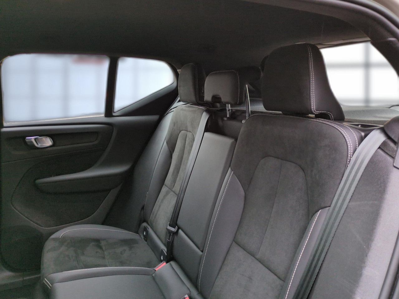 Volvo XC 40 Plus Dark Recharge Plug-In Hybrid 2WD