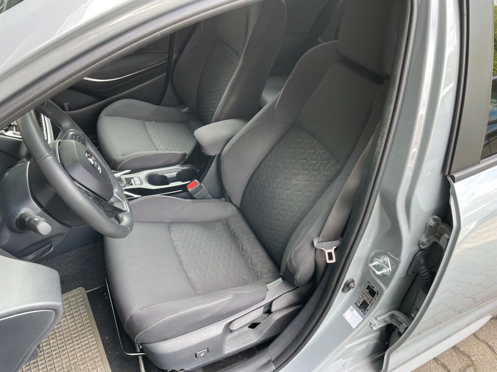Toyota Corolla Hybrid - Samsaru's Car Outlet