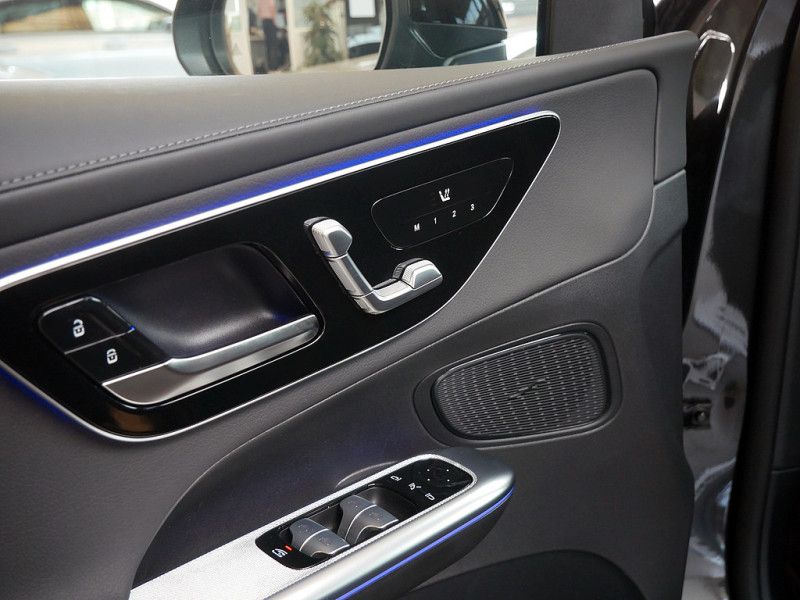 Mercedes-Benz GLC 300 d 4M AMG NIGHT MEMO 360 AHK DISTR KAMERA