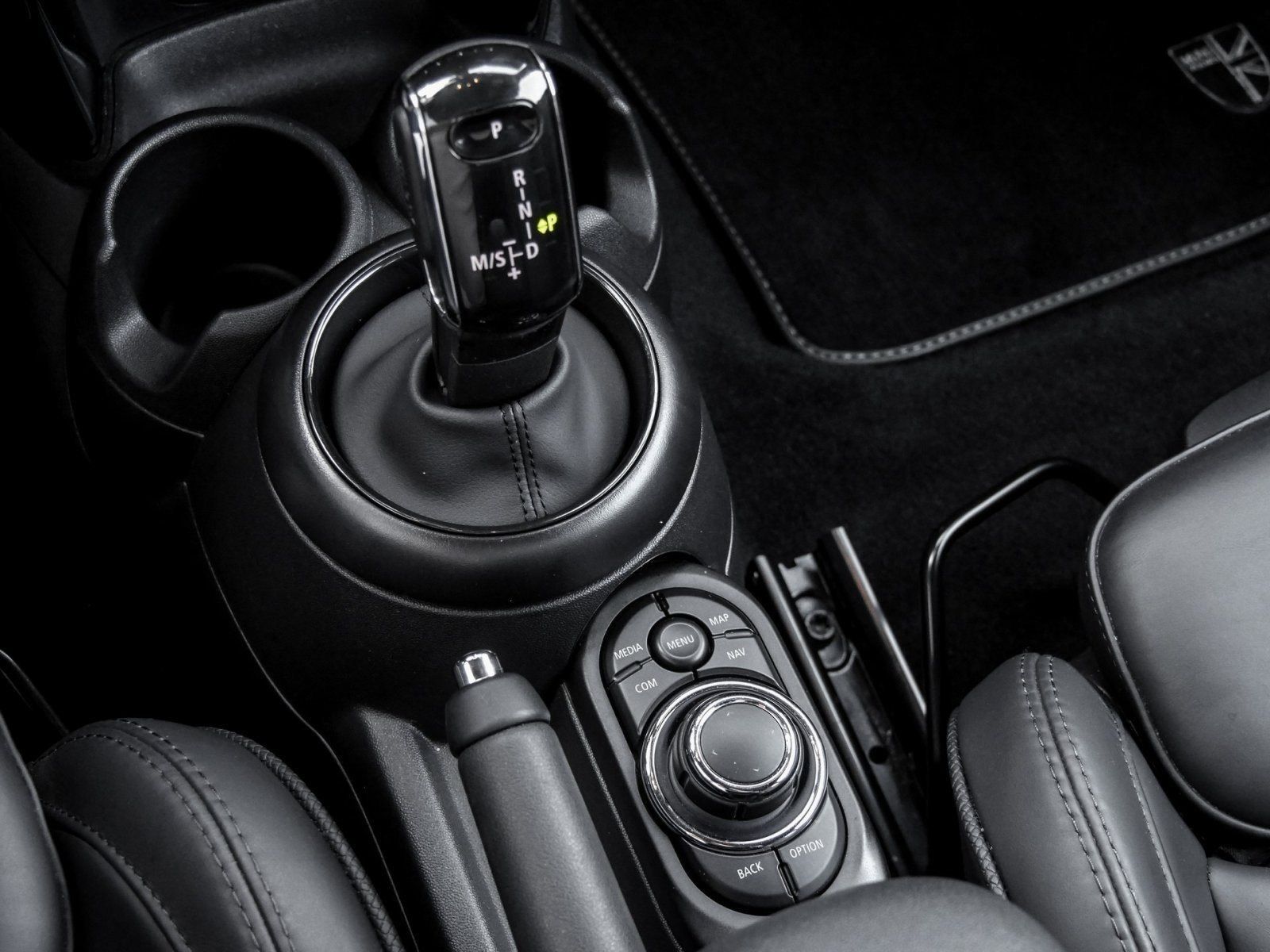 MINI Cooper S YOUNIQUE - Samsaru's Car Outlet