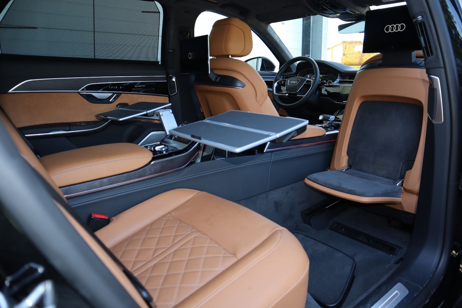 Audi A8L 60 TFSIe lang exclusive - Samsaru's Car Outlet