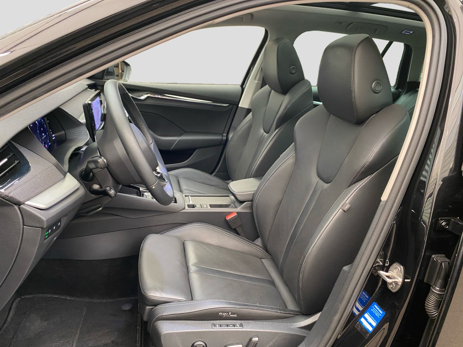 Skoda Octavia Combi 1.4TSI iV DSG Style AHK ACC HUD