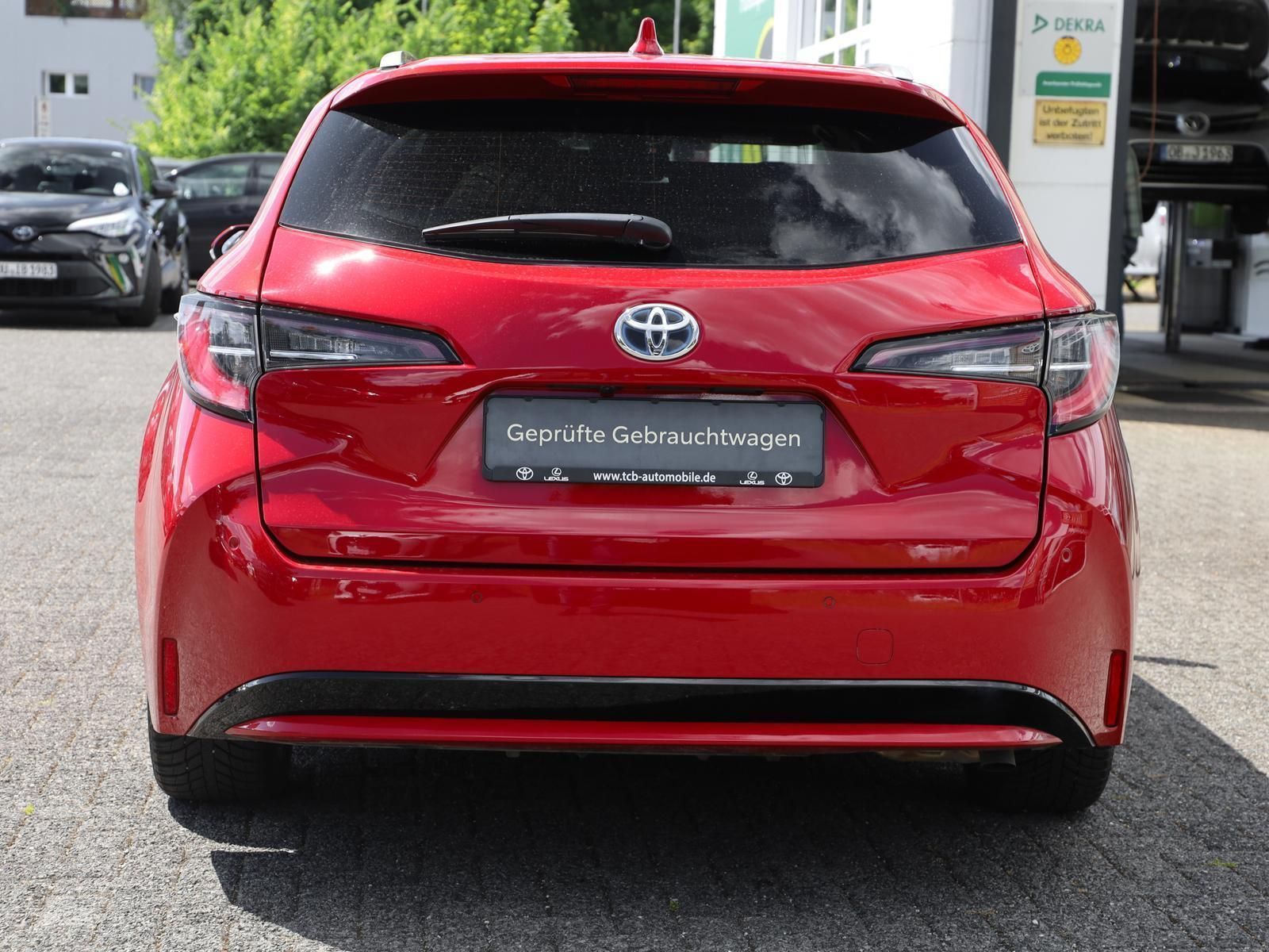 Toyota Corolla 1.8 Hybrid Team - Samsaru's Car Outlet