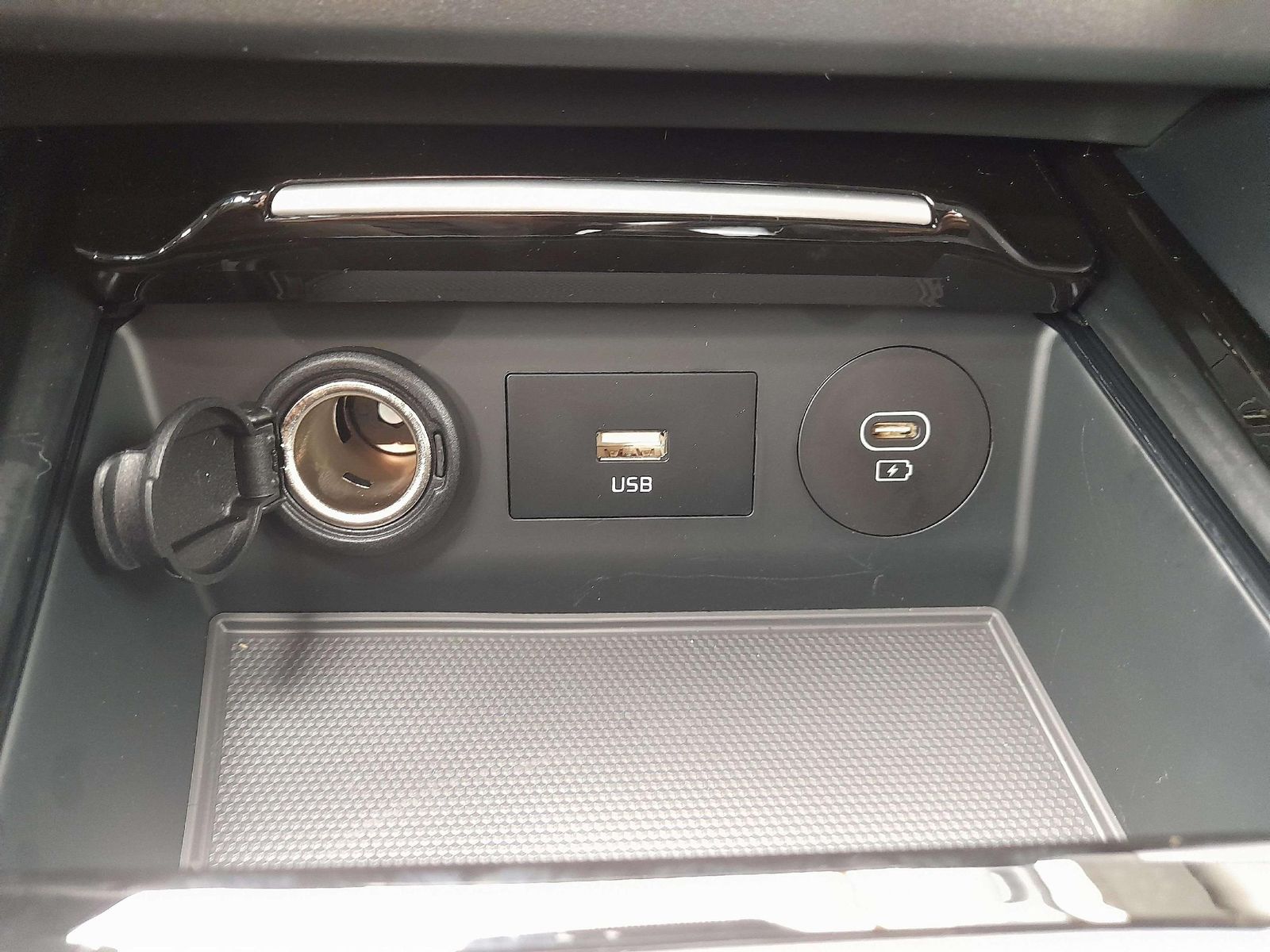 Kia Ceed Vision 1.6D 48V - Samsaru's Car Outlet