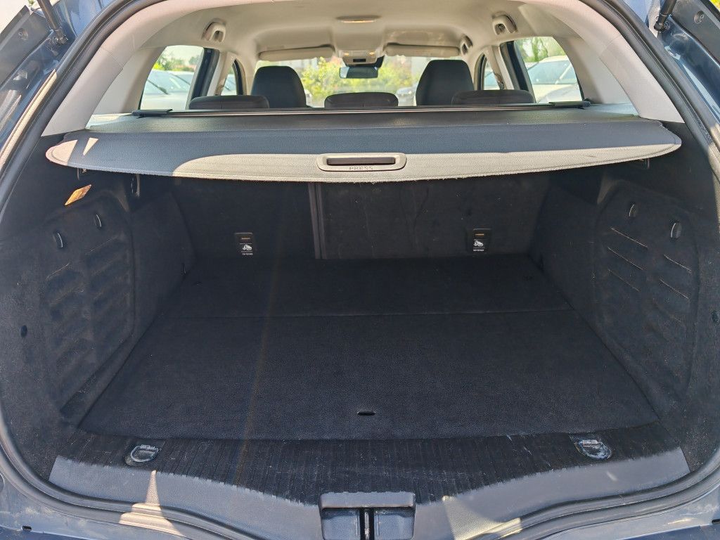Renault Megane E-TECH 160 Plug-In Hybrid - Samsaru's Car Outlet