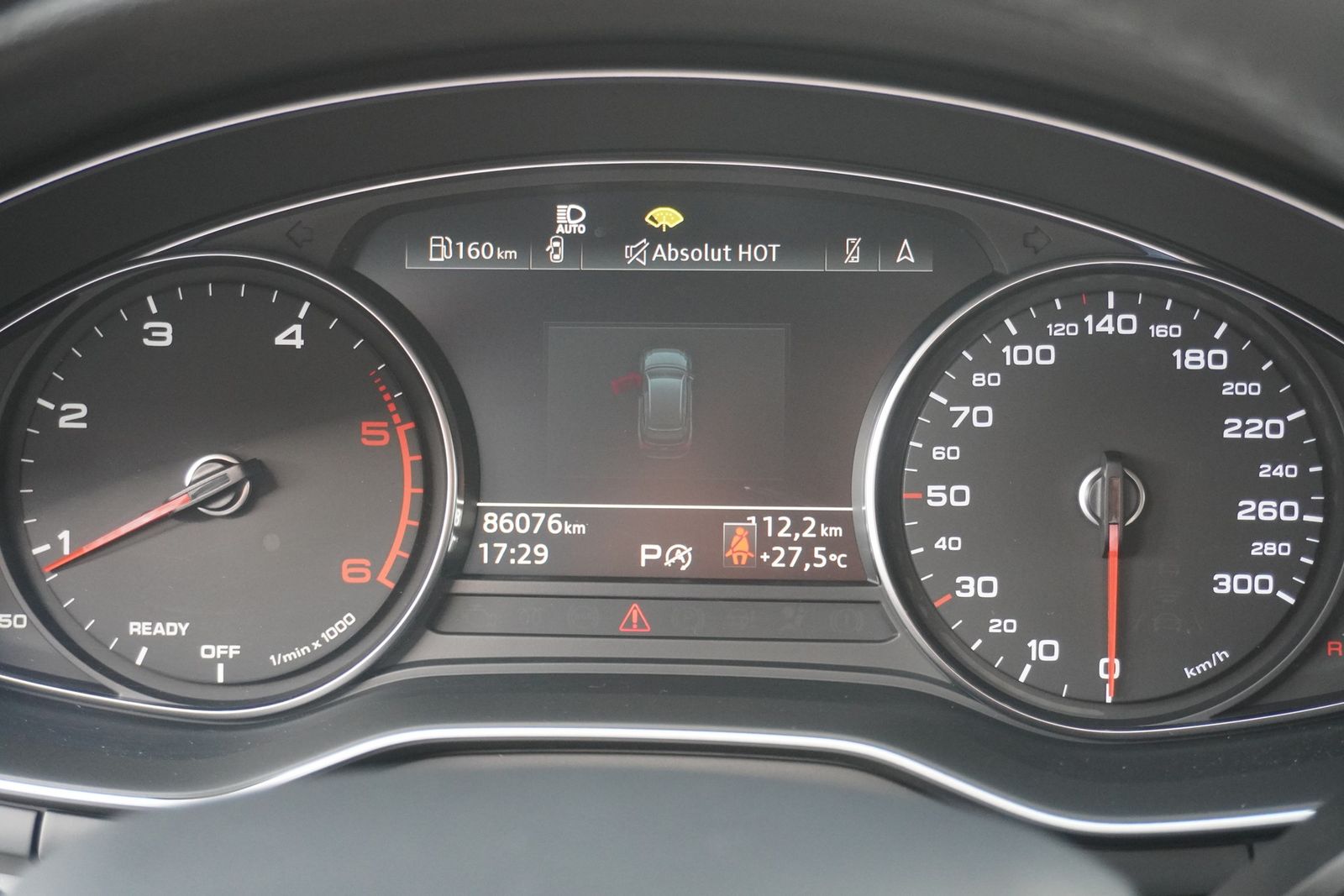Audi A4 35 2.0 TDI Avant - Samsaru's Car Outlet