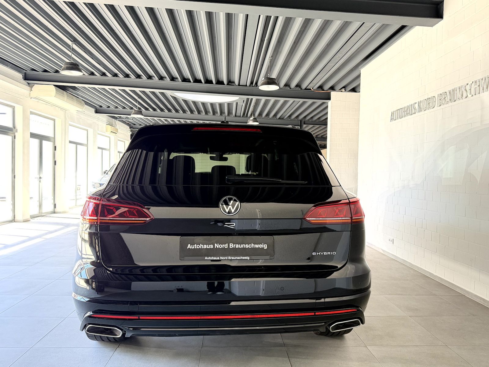 Volkswagen Touareg R 3.0TSI*BlackStyle*Pano*AHK*HUD*Massage