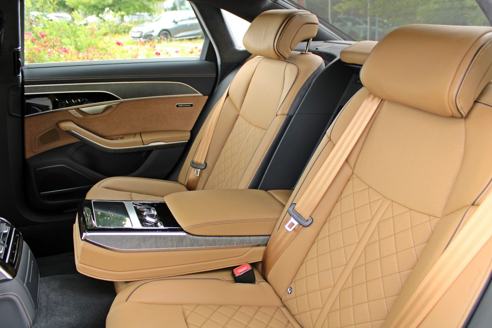 Audi A8 55TFSI quattro - Samsaru's Car Outlet