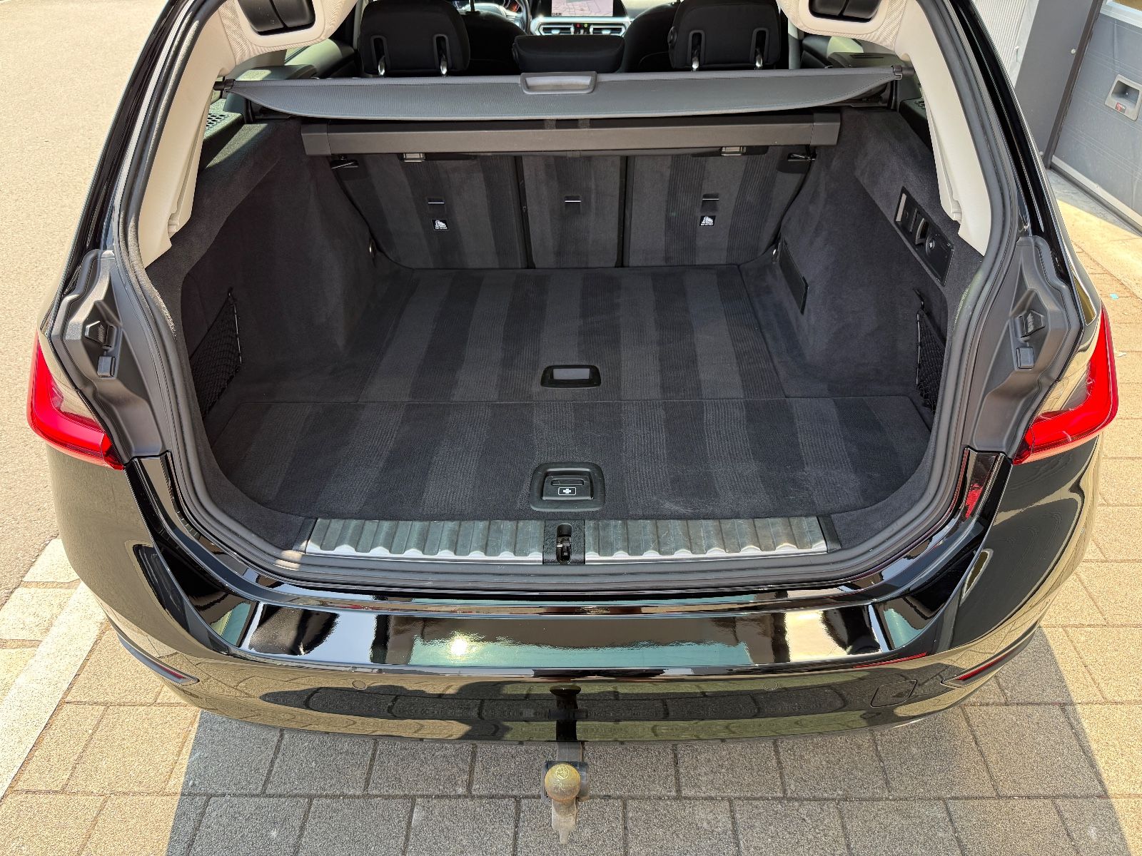 BMW 320 d - Samsaru's Car Outlet