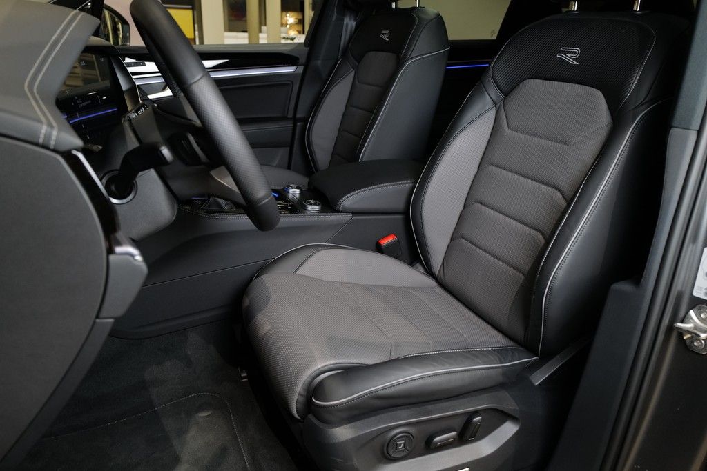 Volkswagen Touareg 3.0TDI R-Line Nachtsicht Dynaudio StdHz