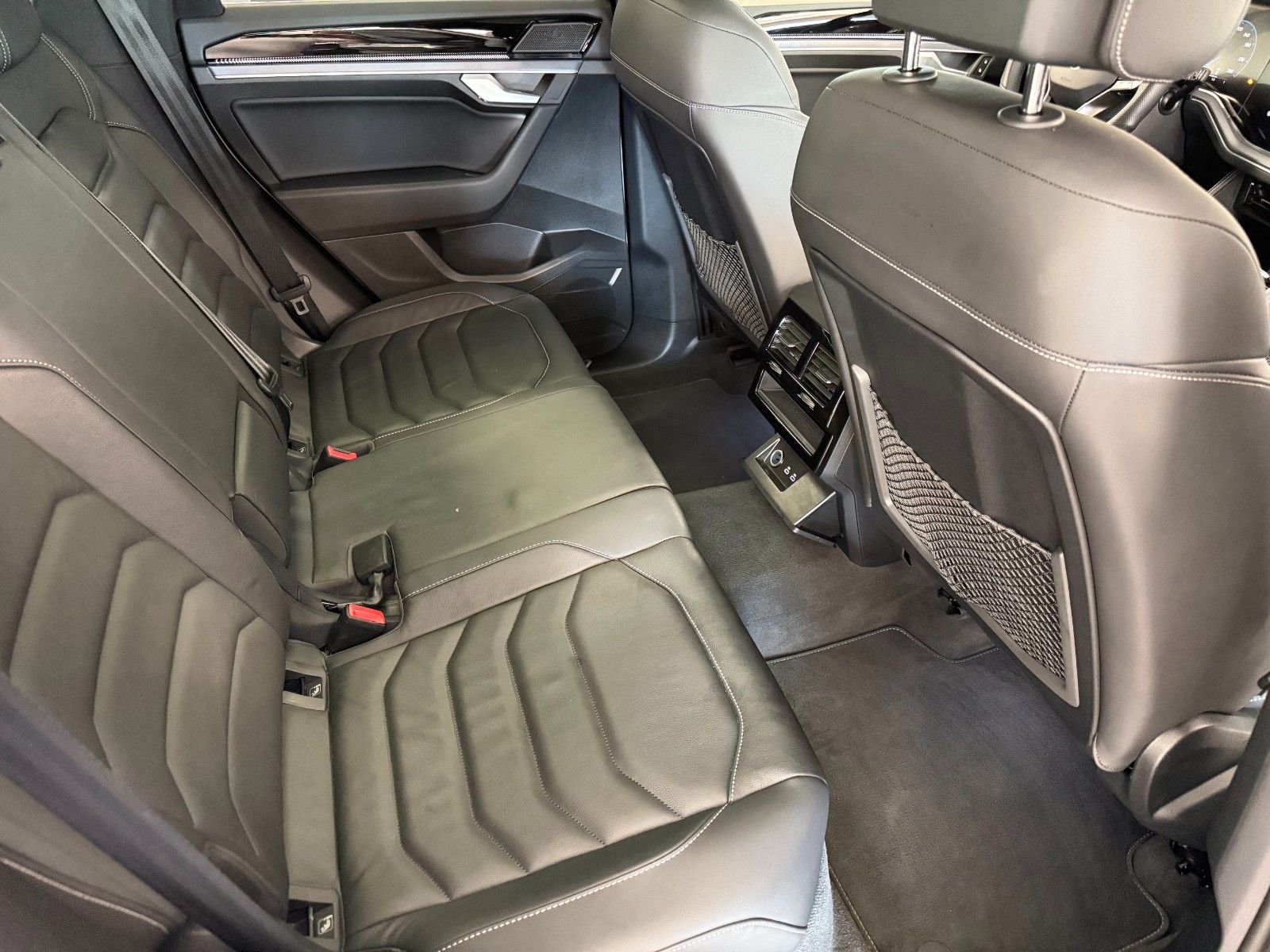 Volkswagen TOUAREG 3.0 V6 TDI R-LINE |NP94,6|PANO|MATRIX|19