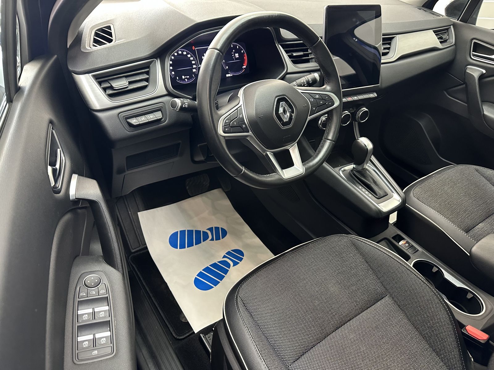 Renault Captur Intens - Samsaru's Car Outlet