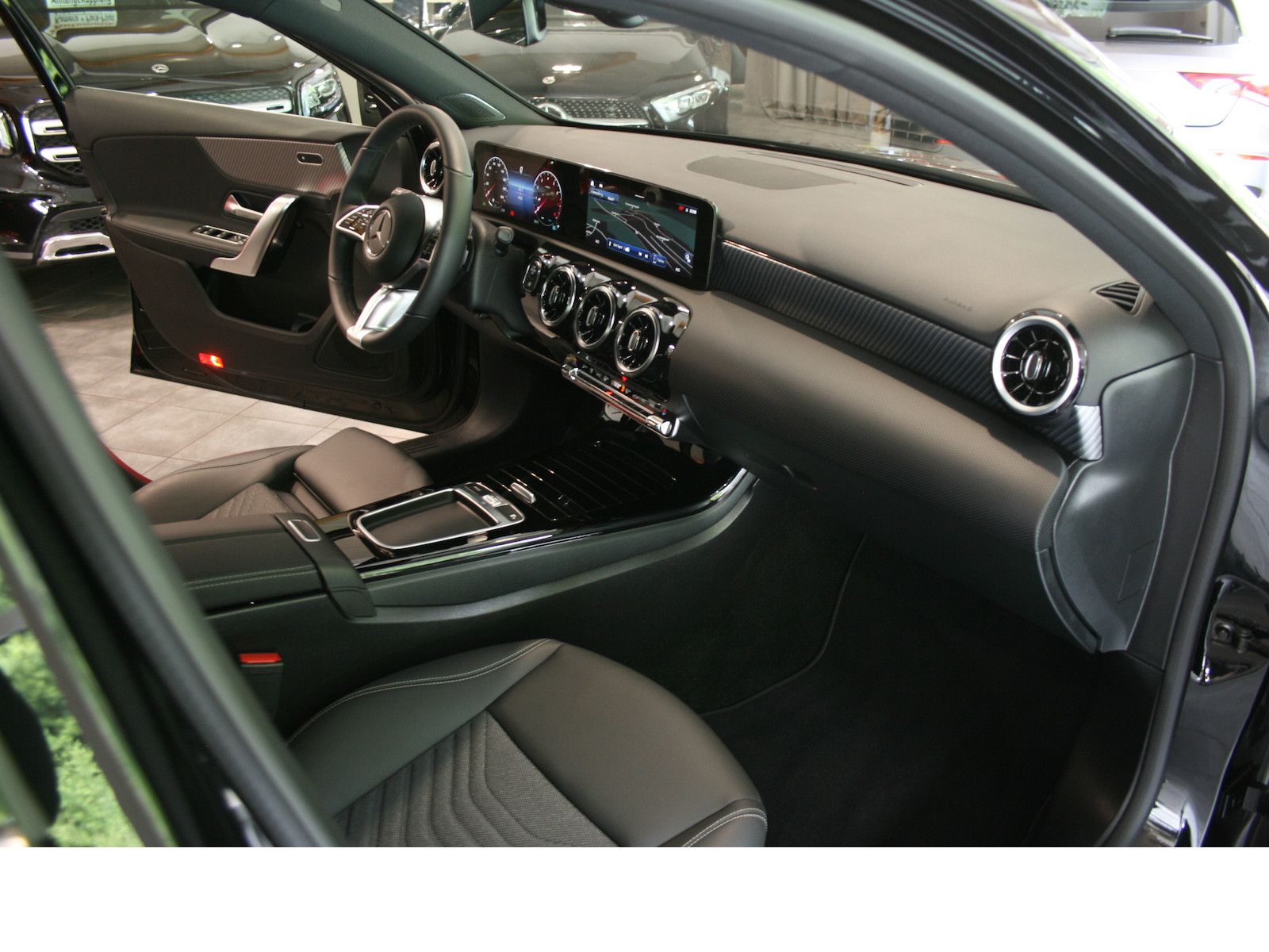 Mercedes-Benz A 180 d Progres. Line Advanced - Samsaru's Car Outlet