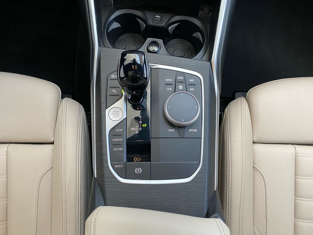 BMW 330d xDrive Touring Luxury - Samsaru's Car Outlet