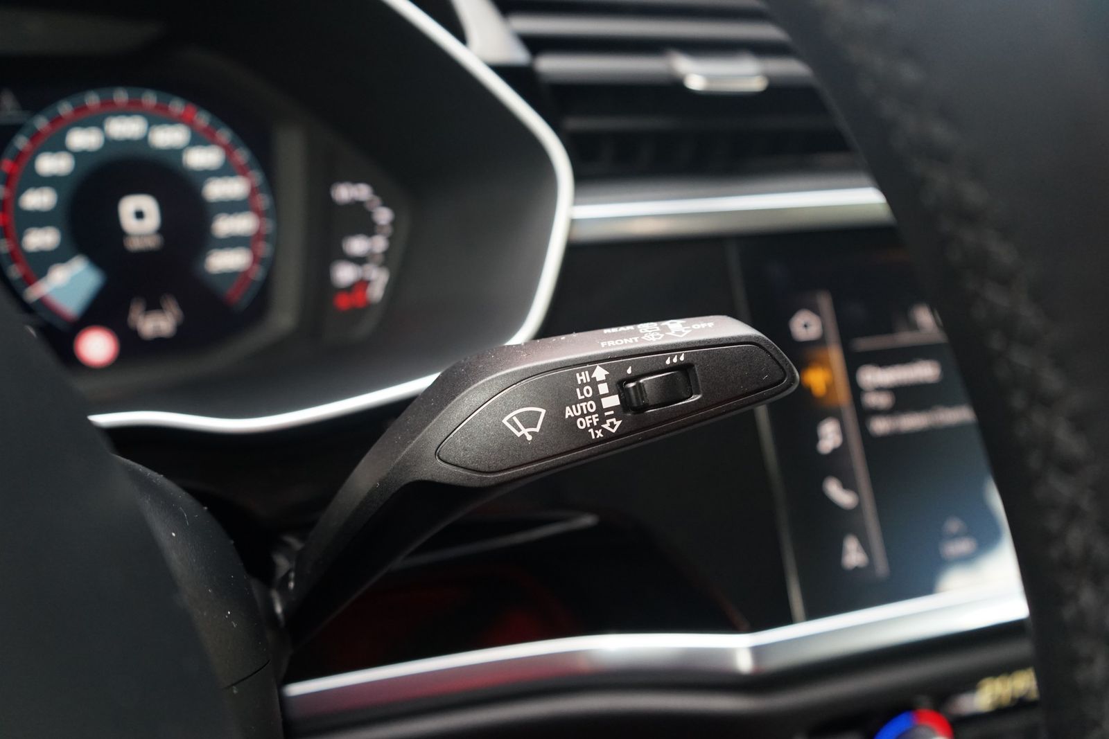 Audi Q3 Sportback 40 TDI quattro S line - Samsaru's Car Outlet