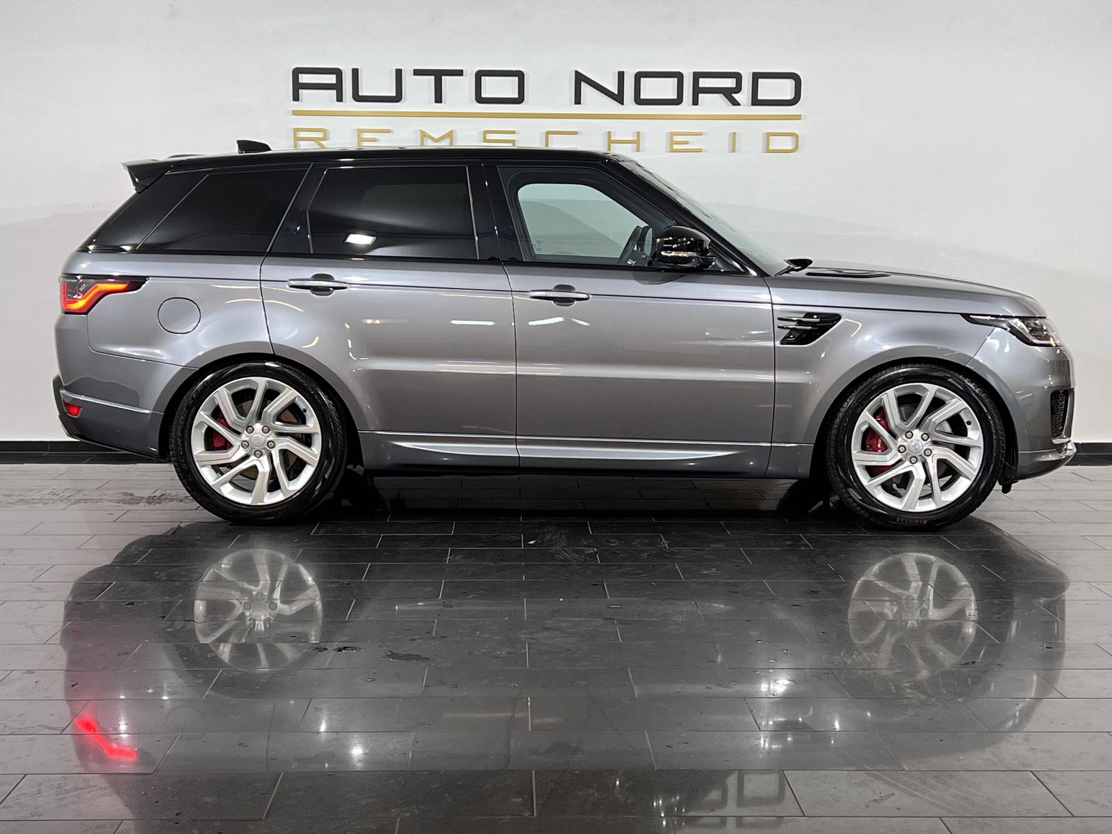 Range Rover Sport D350 HSE Dynamic - Samsaru's Car Outlet