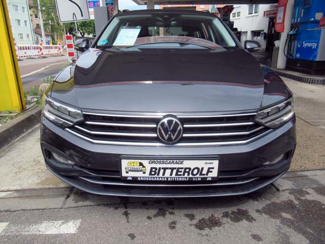 Volkswagen Passat Variant 2.0TDI DSG - Samsaru's Car Outlet