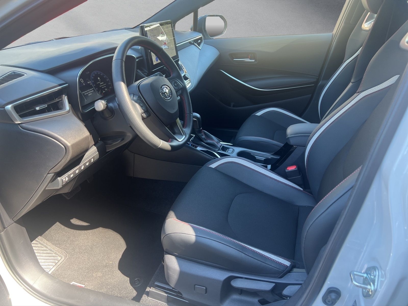 Toyota Corolla 2.0 Hybrid GR Sport 1HD+NAVI+CARPLAY+PDC