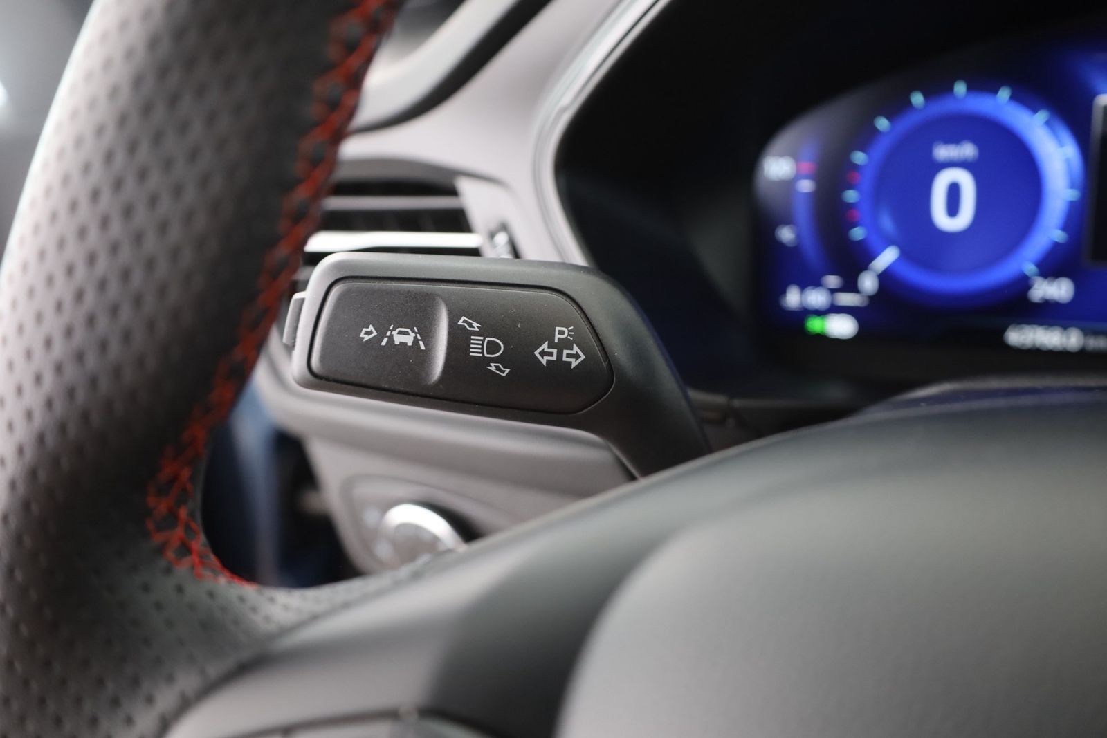Ford Focus Turnier 1.0 EB ST-Line X LED Navi ACC AHK